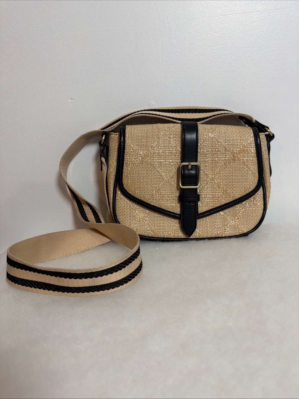 Time and Tru Daisy Woven Straw Crossbody Bag Tan Purse Womens Adjustable Strap